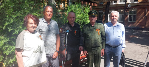 Коммунисты-депутаты Н. Осадчий и А. Лымарь побывали в Ейском военном госпитале