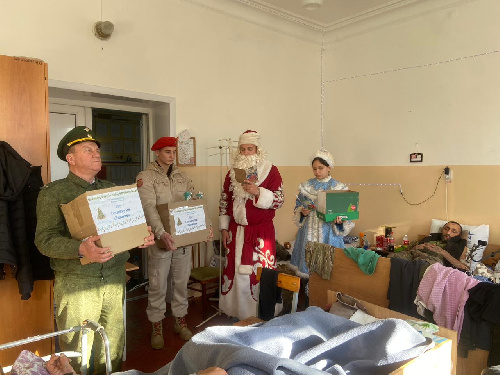 В канун Нового года каневчане поддержали военных в Ейском госпитале 