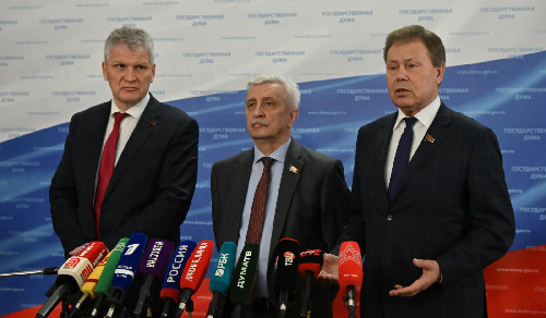 А.В. Куринный, Н.В. Арефьев и Н.И. Осадчий выступили перед журналистами в Госдуме