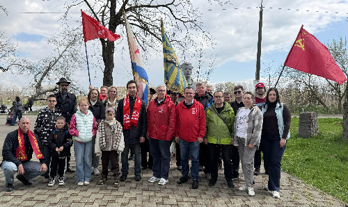 Кубанские коммунисты и сторонники КПРФ отметили 65-й День Советской космонавтики