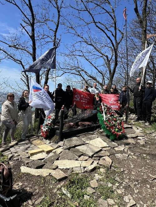 Город-герой Новороссийск. Коммунисты приняли участие в патриотической акции «Календарь»